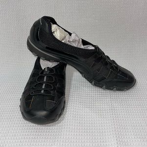 Sketchers Women’s Slip on Sneakers Black with Rainbow size 9.5